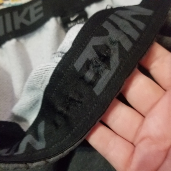 💘 Nike Mens Grey Sweatpants - Picture 2 of 4